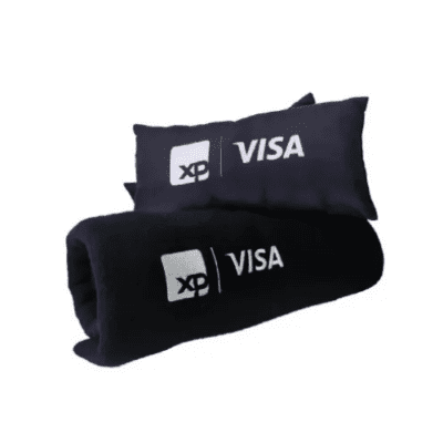 Kit de Almofada com Manta Personalizado com bordado para viagens corporativas na Kaue Confecções